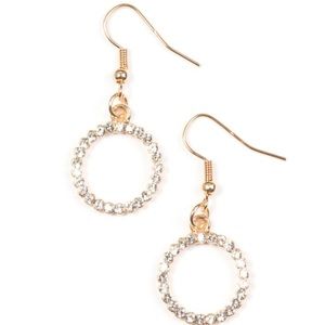 Gold earrings with diamonds